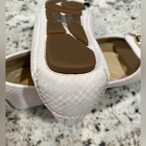 Michael Kors Snake-embossed Driving Mocassins, size 8 - Picture 9 of 9